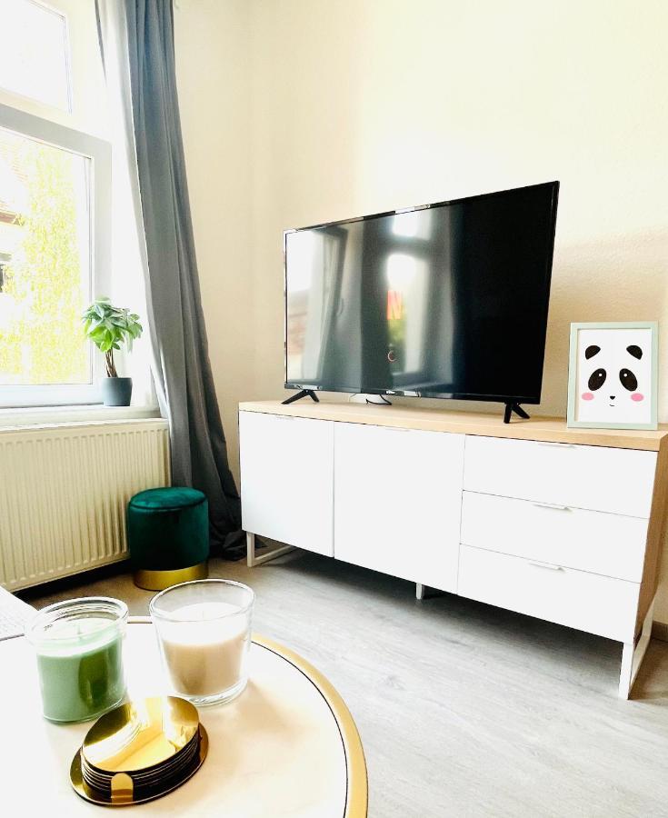 Renoviertes Apartment In Zentraler Lage - Wlan, Smart-Tv, Kuche, Balkon Und Queensize-Bett Fur 4 Gaste แอร์ฟวร์ท ภายนอก รูปภาพ